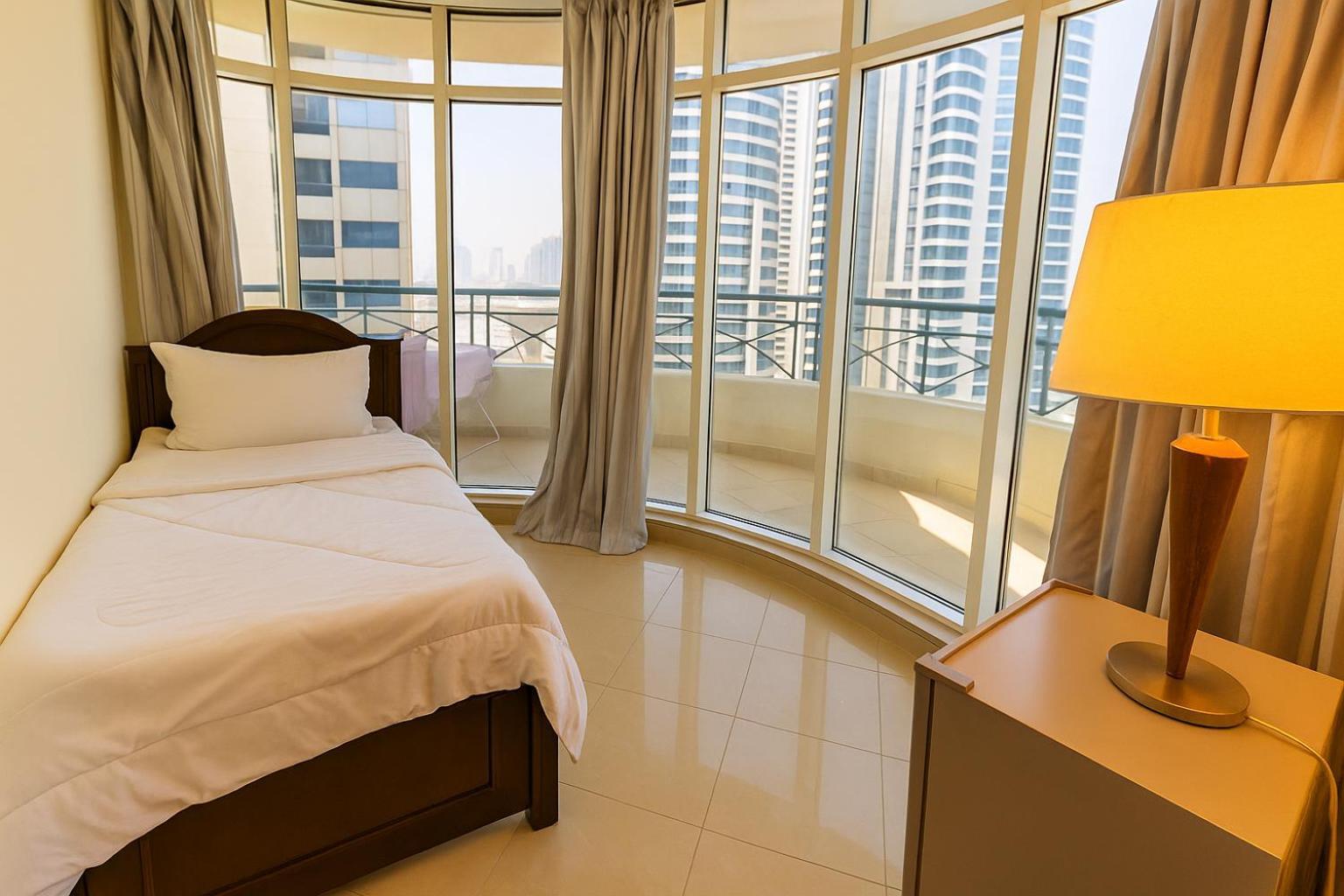 Nice Single Rooms For "Girls" Only In Dubai, Marina Exterior foto