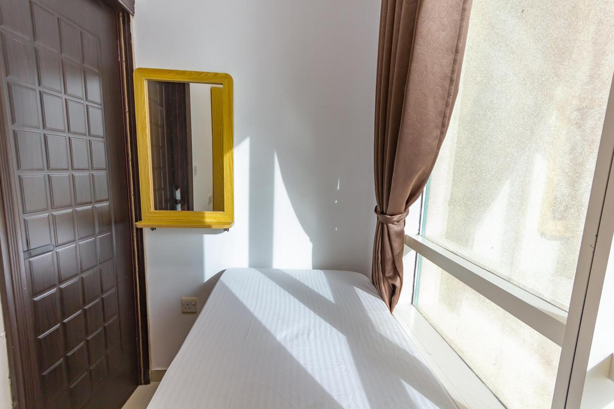 Nice Single Rooms For "Girls" Only In Dubai, Marina Exterior foto